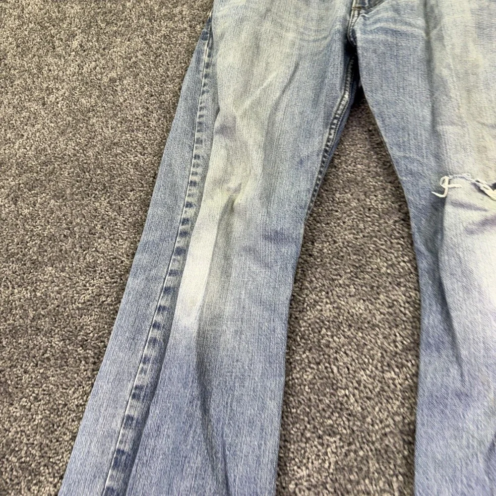Lee Jeans Mens 32x30 Blue Relaxed Fit Bootcut Light Wash Distressed Denim